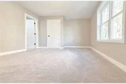 52 Richards St #52, Worcester, MA 01603 - Photo 8