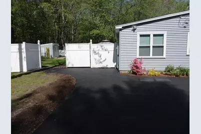 17 Vinton St, Leominster, MA 01453 - Photo 2