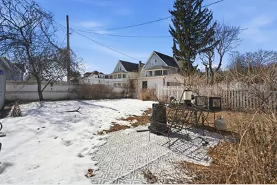 42 Lawler St, Holyoke, MA 01040 - Photo 32