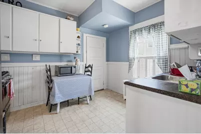 42 Lawler St, Holyoke, MA 01040 - Photo 16