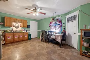 19 Woodbine St, Worcester, MA 01603 - Photo 10