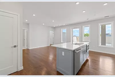 267 Old Colony Ave #507, Boston, MA 02127 - Photo 4