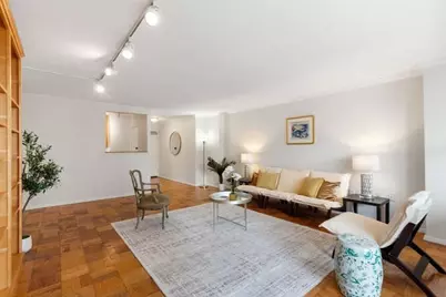 2 Hawthorne Pl #16M, Boston, MA 02114 - Photo 4