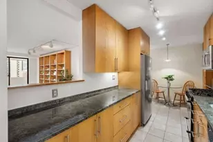 2 Hawthorne Pl, Boston, MA 02114 - Photo 10