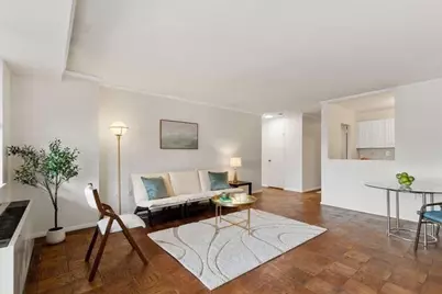 2 Hawthorne Pl #8C, Boston, MA 02114 - Photo 4