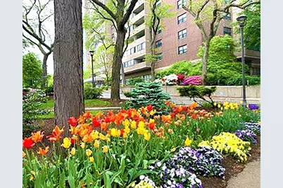 2 Hawthorne Pl #8C, Boston, MA 02114 - Photo 18