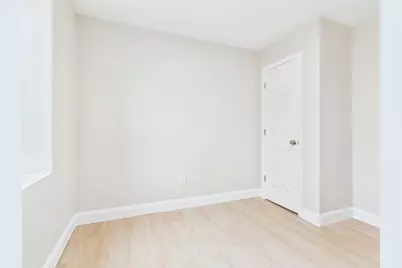 858 Kempton St, New Bedford, MA 02740 - Photo 16