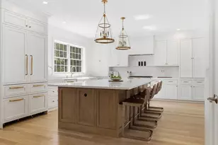 40 Foxcroft Rd, Winchester, MA 01890 - Photo 6