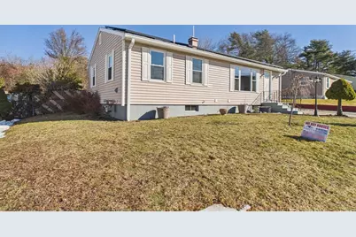 37 Maxine St, New Bedford, MA 02745 - Photo 2
