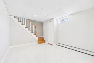 37 Maxine St, New Bedford, MA 02745 - Photo 24