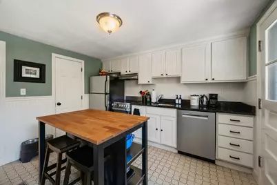 34 Gill Rd #4, Waltham, MA 02453 - Photo 4