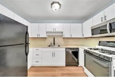 124 Tennis Plaza Rd #40, Dracut, MA 01826 - Photo 4