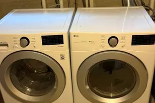 17 Wyvern St, Boston, MA 02131 - Photo 10