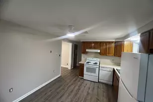 18 Armory St, Southbridge, MA 01550 - Photo 4