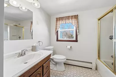 37 Saint Paul St, Lowell, MA 01851 - Photo 20