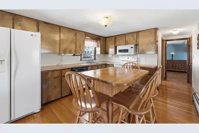 37 Saint Paul St, Lowell, MA 01851 - Photo 12