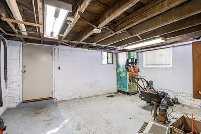 886 Canterbury St, Boston, MA 02131 - Photo 20