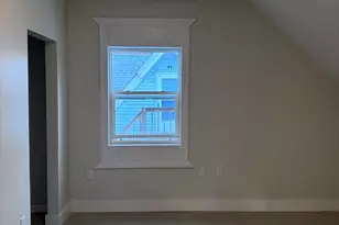 191 Walnut St, Holyoke, MA 01040 - Photo 2