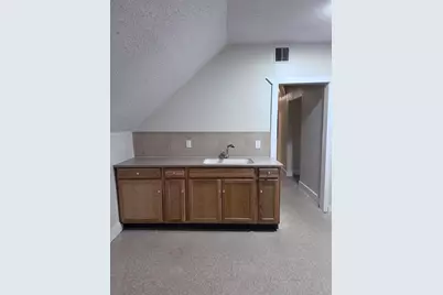 191 Walnut St #3, Holyoke, MA 01040 - Photo 1