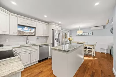 111 Pinecrest Beach Dr, Falmouth, MA 02536 - Photo 16