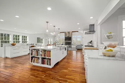 19 Wood St, Hopkinton, MA 01748 - Photo 4