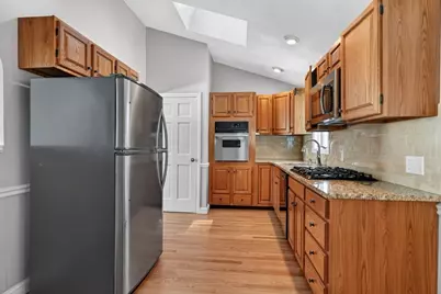 10 Independence Dr, Burlington, MA 01803 - Photo 8