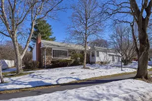 42 Ellis Dr, Worcester, MA 01609 - Photo 2