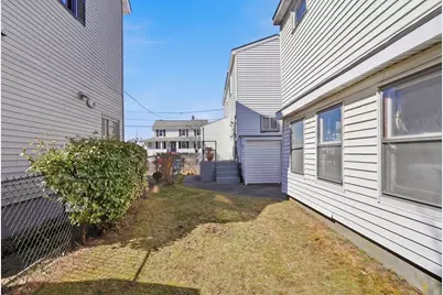 1080 Shirley St, Winthrop, MA 02152 - Photo 18