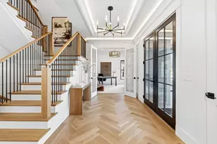 9 Tuttle Ln, Lynnfield, MA 01940 - Photo 2