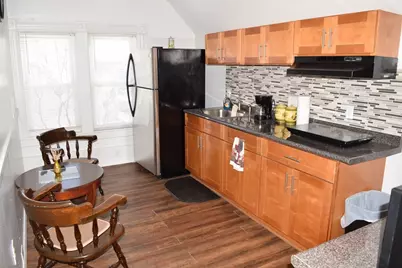 18 Harrison Ave, Holyoke, MA 01040 - Photo 16