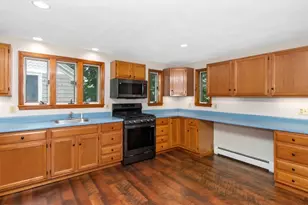 36 Upham St, Salem, MA 01970 - Photo 10