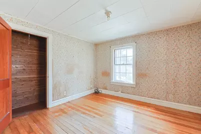 211 Dutcher St, Hopedale, MA 01747 - Photo 12
