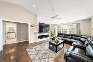 35 J Davis, Charlton, MA 01507 - Photo 2