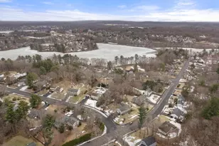 34 Jodie Rd, Framingham, MA 01702 - Photo 2