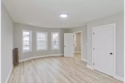 305 Dickinson St, Springfield, MA 01108 - Photo 12