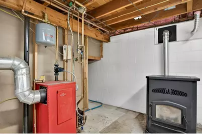 46 Kenwood St, Greenfield, MA 01301 - Photo 18