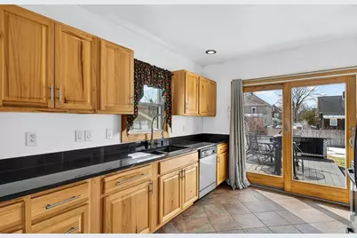 46 Kenwood St, Greenfield, MA 01301 - Photo 2