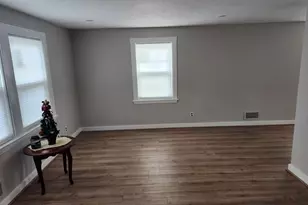 5 Ray St, Hopkinton, MA 01748 - Photo 10