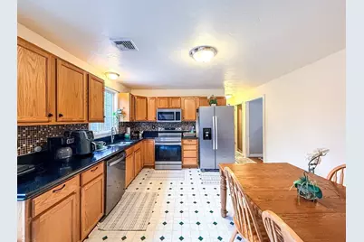 95 High St #C, Uxbridge, MA 01569 - Photo 6