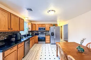 95 High St, Uxbridge, MA 01569 - Photo 6