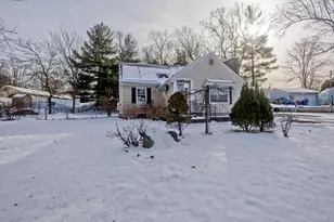 647 Plumtree Rd, Springfield, MA 01118 - Photo 4