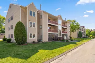 46 Randolph Dr, Tewksbury, MA 01876 - Photo 4