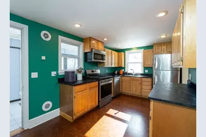 38 Starbird St, Lowell, MA 01854 - Photo 2