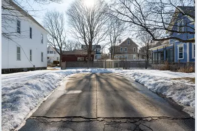 38 Starbird St, Lowell, MA 01854 - Photo 42