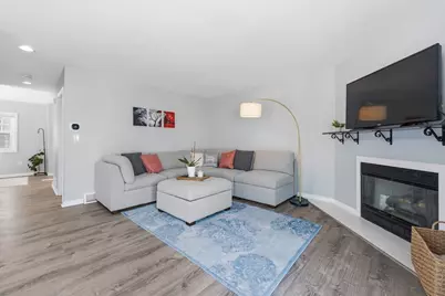 34 Boulderbrook Dr #34, Peabody, MA 01960 - Photo 2