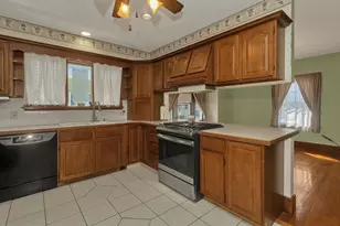 57 Lyndale St, Springfield, MA 01108 - Photo 16