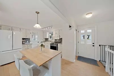 303 Pond St, Rockland, MA 02370 - Photo 6