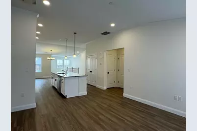 7 East Dexter Ave #40, Woburn, MA 01801 - Photo 2