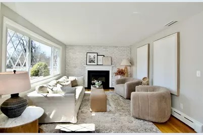 132 Lincoln St, West Springfield, MA 01089 - Photo 4