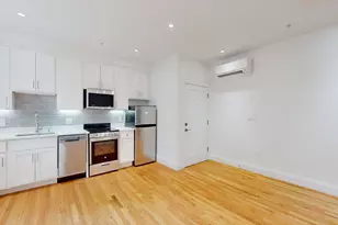 21 Regent Cir, Brookline, MA 02445 - Photo 6